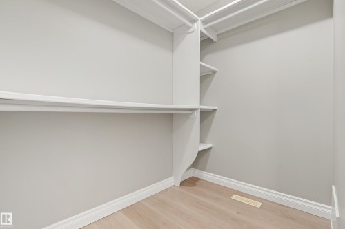 15216 49 Street, Edmonton, AB - Indoor With Storage