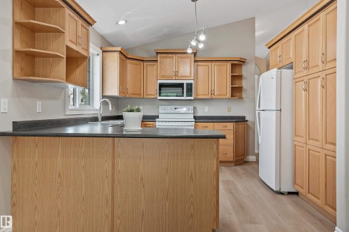 15216 49 Street, Edmonton, AB - Indoor Photo Showing Kitchen