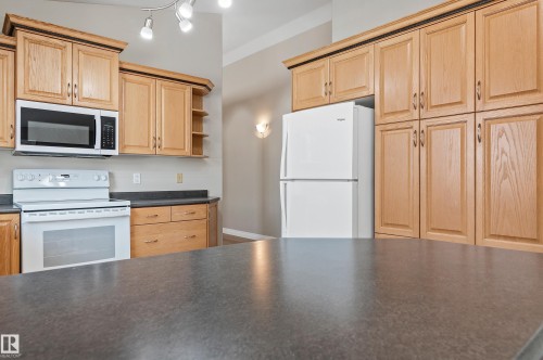 15216 49 Street, Edmonton, AB - Indoor Photo Showing Kitchen