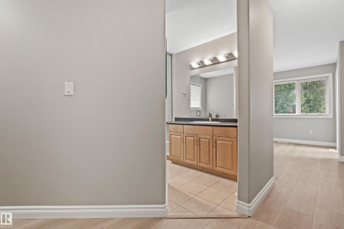 15216 49 Street, Edmonton, AB - Indoor