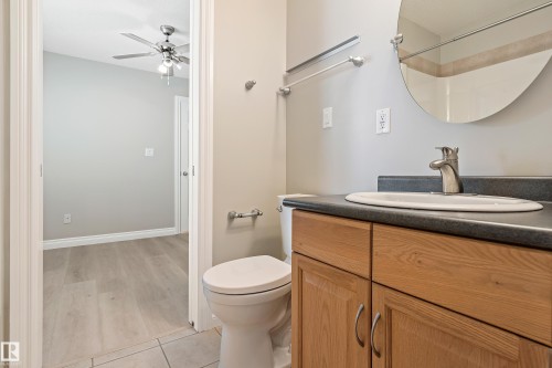 15216 49 Street, Edmonton, AB - Indoor Photo Showing Bathroom