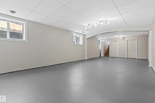 15216 49 Street, Edmonton, AB - Indoor Photo Showing Other Room