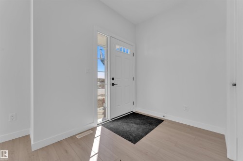 752 Mattson Drive, Edmonton, AB - Indoor Photo Showing Other Room