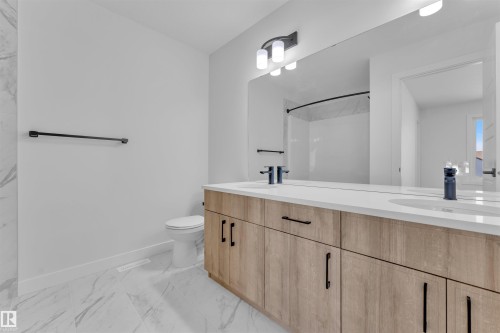 752 Mattson Drive, Edmonton, AB - Indoor Photo Showing Bathroom