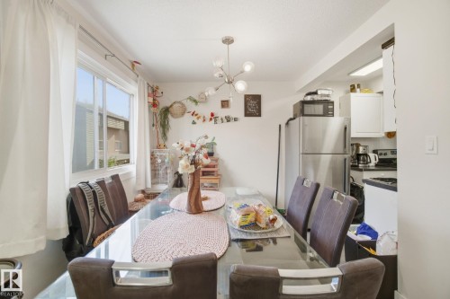 692 Abbottsfield Road, Edmonton, AB - Indoor Photo Showing Dining Room
