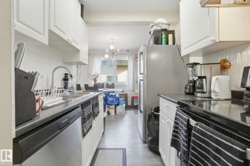 692 Abbottsfield Road, Edmonton, AB - Indoor Photo Showing Kitchen With Stainless Steel Kitchen With Double Sink With Upgraded Kitchen