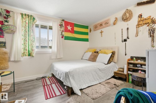 692 Abbottsfield Road, Edmonton, AB - Indoor Photo Showing Bedroom