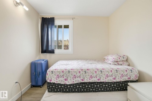 692 Abbottsfield Road, Edmonton, AB - Indoor Photo Showing Bedroom