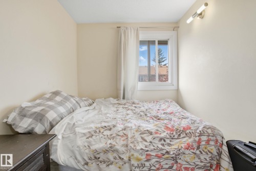 692 Abbottsfield Road, Edmonton, AB - Indoor Photo Showing Bedroom