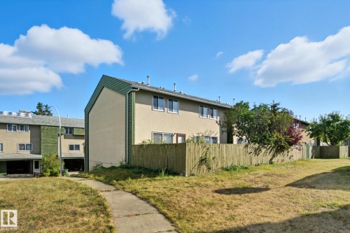 692 Abbottsfield Road, Edmonton, AB - Outdoor