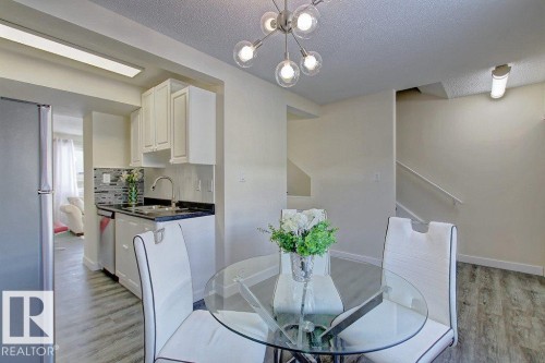 692 Abbottsfield Road, Edmonton, AB - Indoor Photo Showing Dining Room