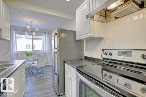 692 Abbottsfield Road, Edmonton, AB - Indoor Photo Showing Kitchen With Stainless Steel Kitchen