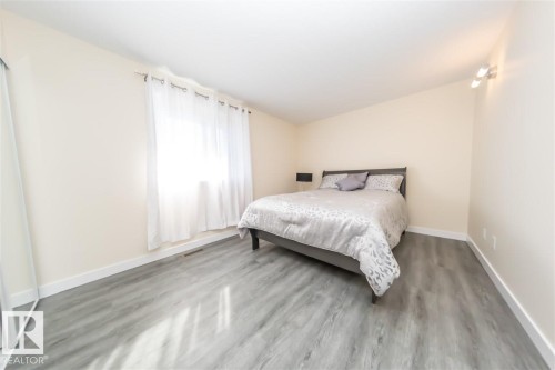 692 Abbottsfield Road, Edmonton, AB - Indoor Photo Showing Bedroom