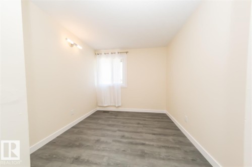 692 Abbottsfield Road, Edmonton, AB - Indoor Photo Showing Other Room