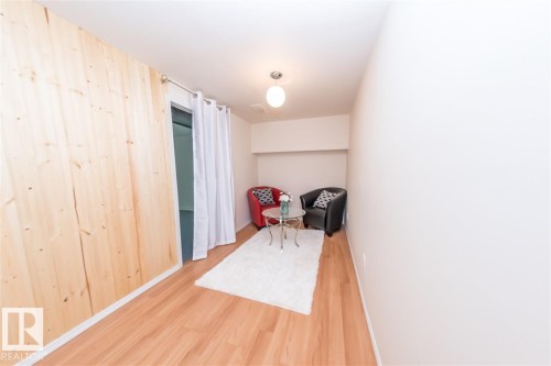 692 Abbottsfield Road, Edmonton, AB - Indoor
