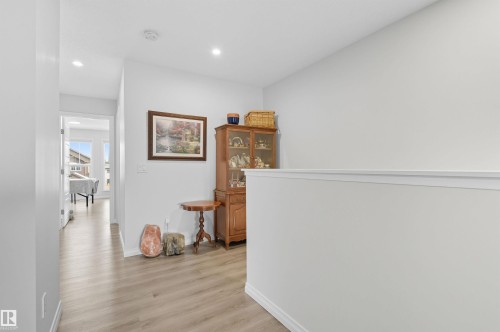 2631 Donaghey Crescent, Edmonton, AB - Indoor Photo Showing Other Room