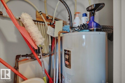 77 2905 141 Street, Edmonton, AB - Indoor