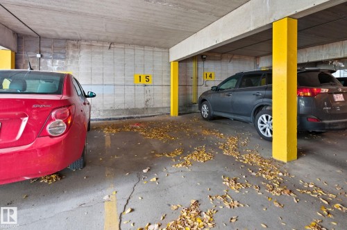 181 Lancaster Terrace, Edmonton, AB - Indoor Photo Showing Garage