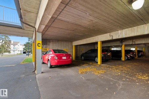 181 Lancaster Terrace, Edmonton, AB -  Photo Showing Garage