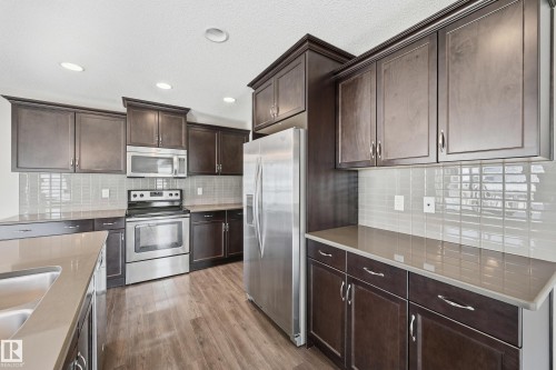 3552 Claxton Crescent, Edmonton, AB - Indoor Photo Showing Kitchen