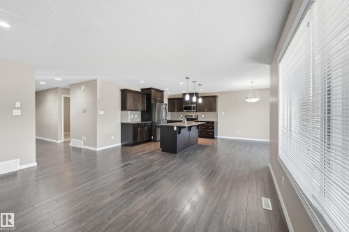 3528 Claxton Crescent, Edmonton, AB - Indoor Photo Showing Kitchen