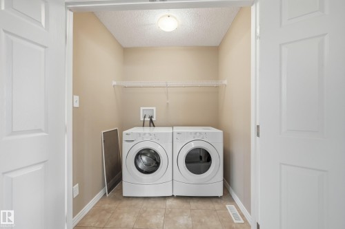 3528 Claxton Crescent, Edmonton, AB - Indoor Photo Showing Laundry Room