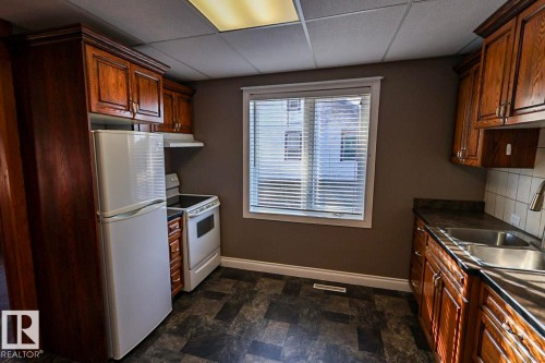 5016 48 Street, Myrnam, AB - Indoor Photo Showing Kitchen