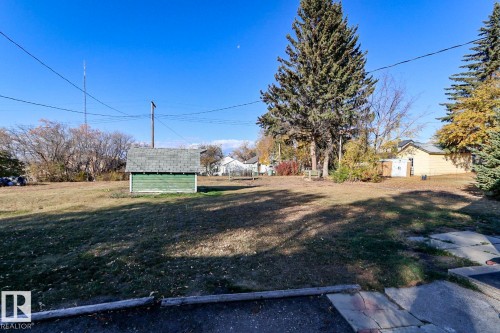5016 48 Street, Myrnam, AB - Outdoor