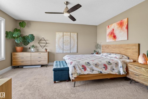 1772 33B Street Nw, Edmonton, AB - Indoor Photo Showing Bedroom