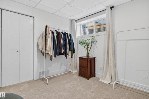 1772 33B Street Nw, Edmonton, AB - Indoor