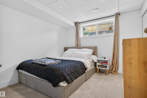 1772 33B Street Nw, Edmonton, AB - Indoor Photo Showing Bedroom