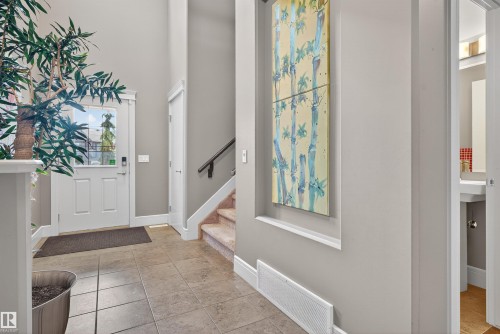 1772 33B Street Nw, Edmonton, AB - Indoor Photo Showing Other Room