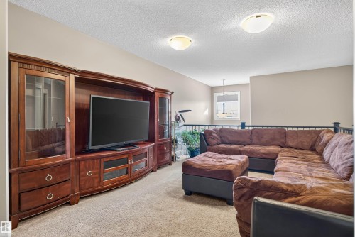 1772 33B Street Nw, Edmonton, AB - Indoor Photo Showing Living Room