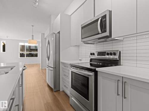 35 100 Jensen Lakes Boulevard, St. Albert, AB - Indoor Photo Showing Kitchen With Double Sink With Upgraded Kitchen