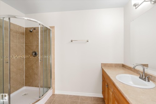 4632 126 Avenue, Edmonton, AB - Indoor Photo Showing Bathroom