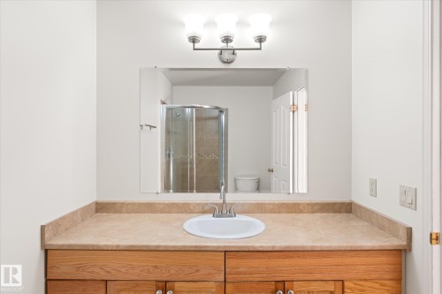 4632 126 Avenue, Edmonton, AB - Indoor Photo Showing Bathroom