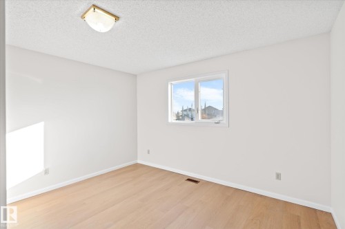 4632 126 Avenue, Edmonton, AB - Indoor Photo Showing Other Room