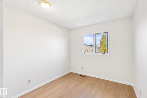 4632 126 Avenue, Edmonton, AB - Indoor Photo Showing Other Room
