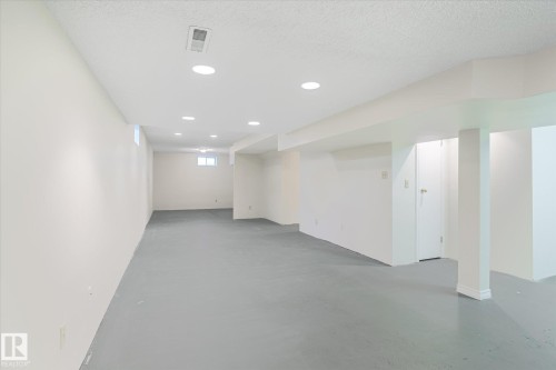 4632 126 Avenue, Edmonton, AB - Indoor