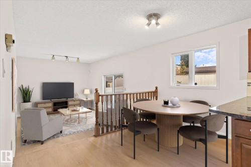 4632 126 Avenue, Edmonton, AB - Indoor Photo Showing Dining Room