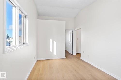 4632 126 Avenue, Edmonton, AB - Indoor Photo Showing Other Room