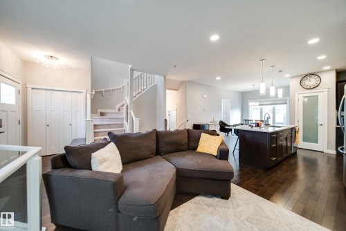 4047 Morrison Way, Edmonton, AB - Indoor Photo Showing Living Room