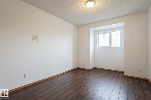 4631 43 Avenue, Edmonton, AB - Indoor Photo Showing Other Room