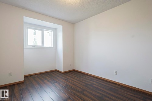 4631 43 Avenue, Edmonton, AB - Indoor Photo Showing Other Room