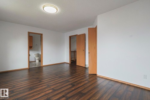 4631 43 Avenue, Edmonton, AB - Indoor Photo Showing Other Room