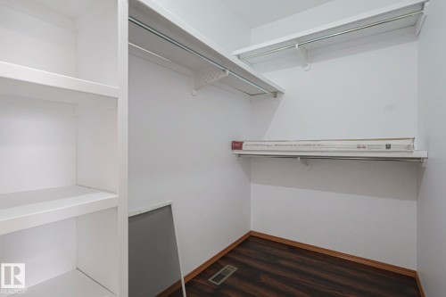 4631 43 Avenue, Edmonton, AB - Indoor With Storage