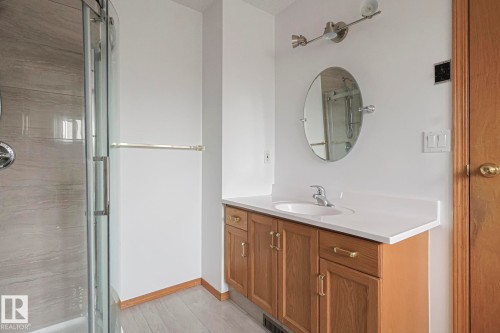 4631 43 Avenue, Edmonton, AB - Indoor Photo Showing Bathroom