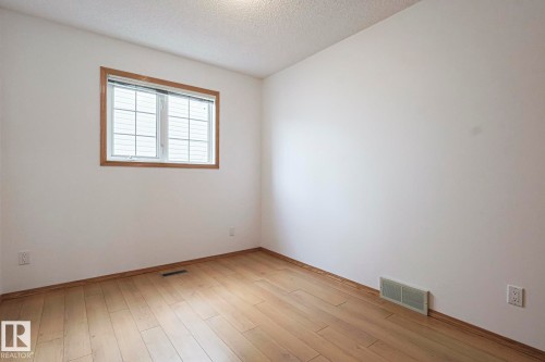 4631 43 Avenue, Edmonton, AB - Indoor Photo Showing Other Room