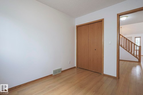 4631 43 Avenue, Edmonton, AB - Indoor Photo Showing Other Room