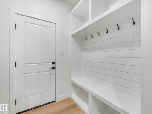 3325 Chickadee Drive, Edmonton, AB - Indoor Photo Showing Other Room